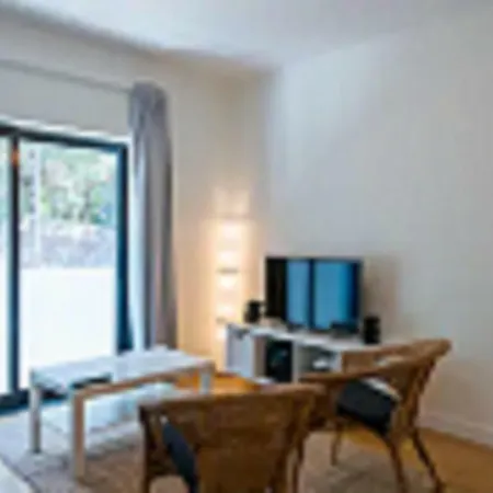 The Central With Parking Garage Апартаменты *